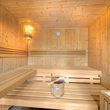 Chalet In Neukirchen Near Anfaengerpiste Neukirchen am Großvenediger